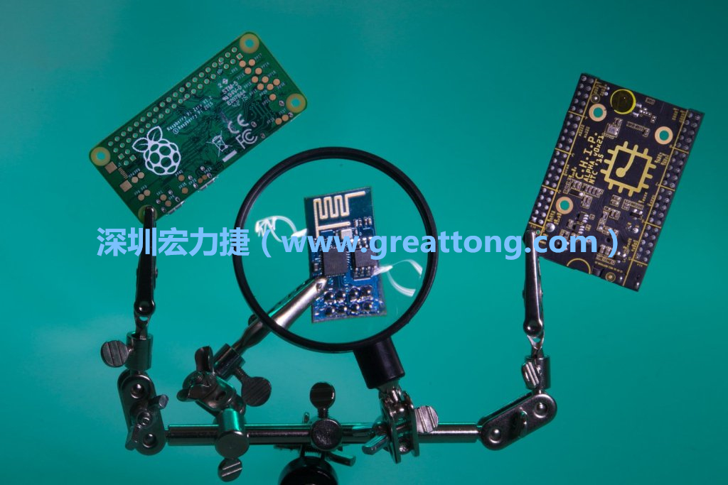 A Raspberry Pi Zero、ESP8266和CHIP。
